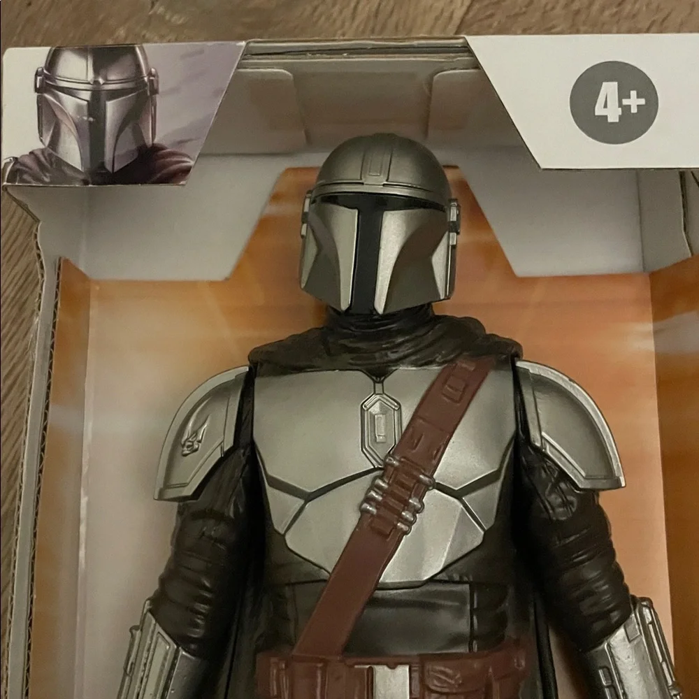 Hasbro Star Wars Mandalorian Figure with Silver and Black Armor